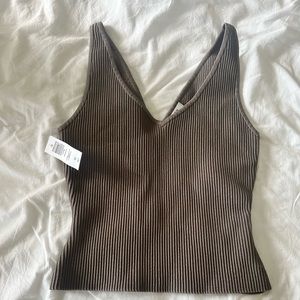 Babaton
Sculpt Knit V-Neck Tank in Taupe